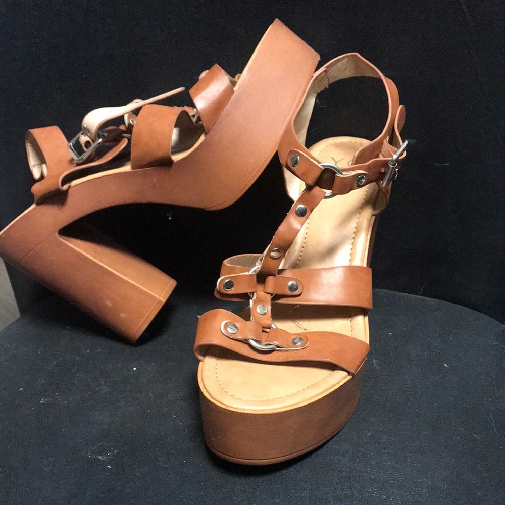 Chunky sandal heels